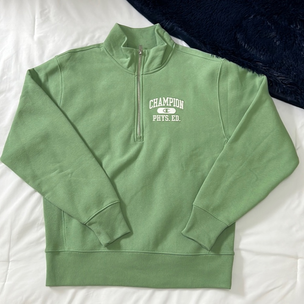 Champion Pullover NWOT